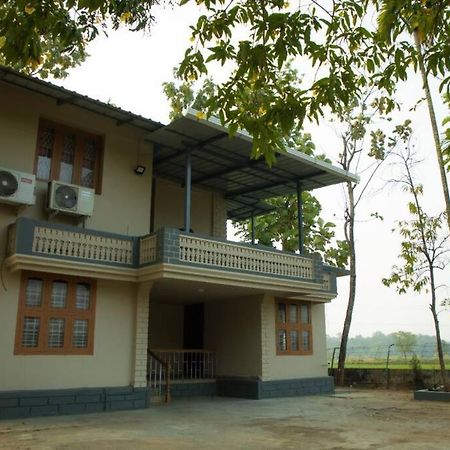 Heal Hive Homestay Palakkad Extérieur photo